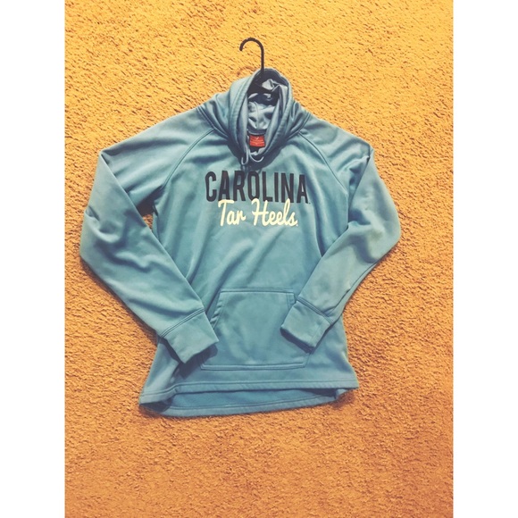 Colosseum Tops - Carolina tarheels sweatshirt